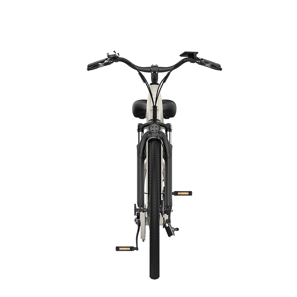 Vista frontal de una bicicleta eléctrica moderna con neumáticos anchos, manillar negro y cuadro blanco.