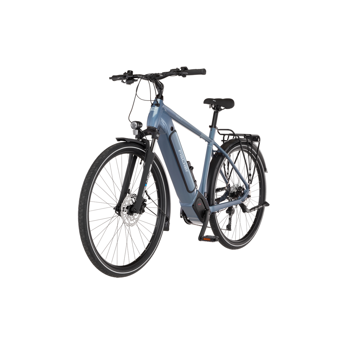 Ein graues Fischer E-Trekkingrad mit integriertem Akku, Gepäckträger und Schutzblechen auf weißem Hintergrund.