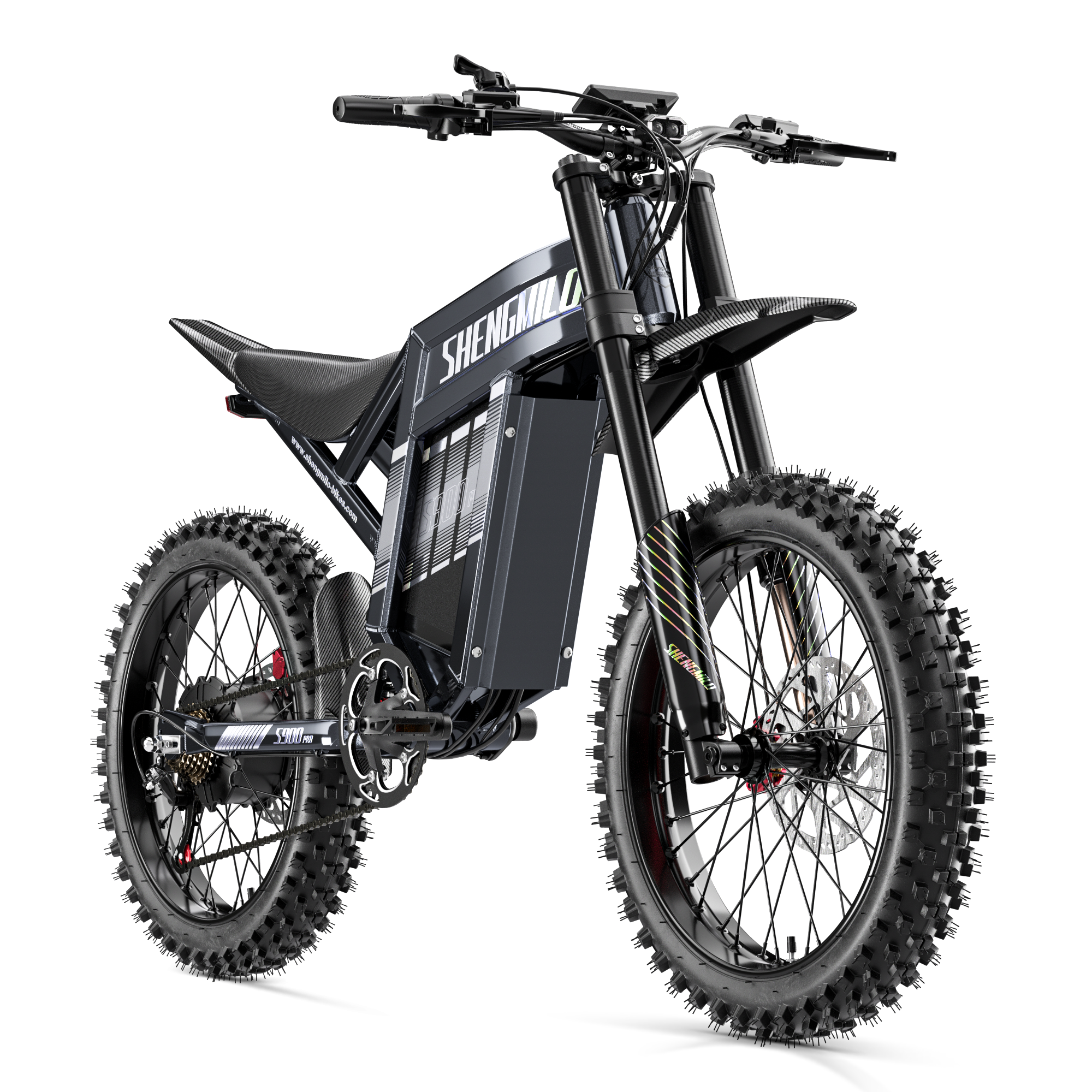 Una e-dirt bike Shengmilo nera con pneumatici tassellati, sospensione anteriore e telaio brandizzato su sfondo nero.