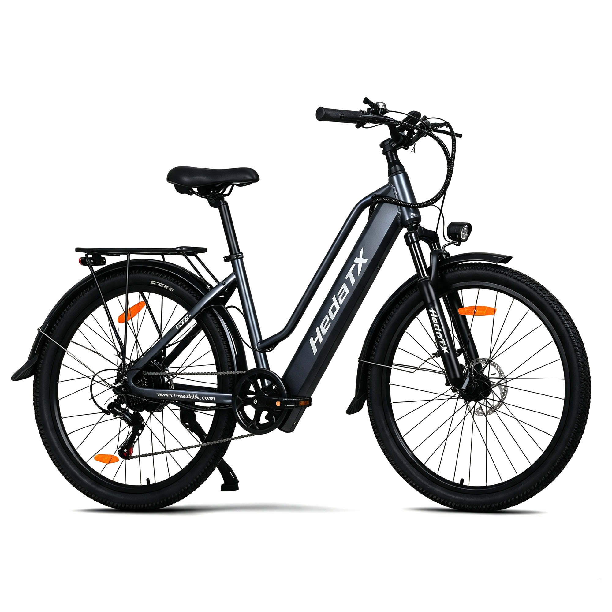 Una bici elettrica HedaTX grigia con telaio ribassato, portapacchi e parafanghi su sfondo bianco.