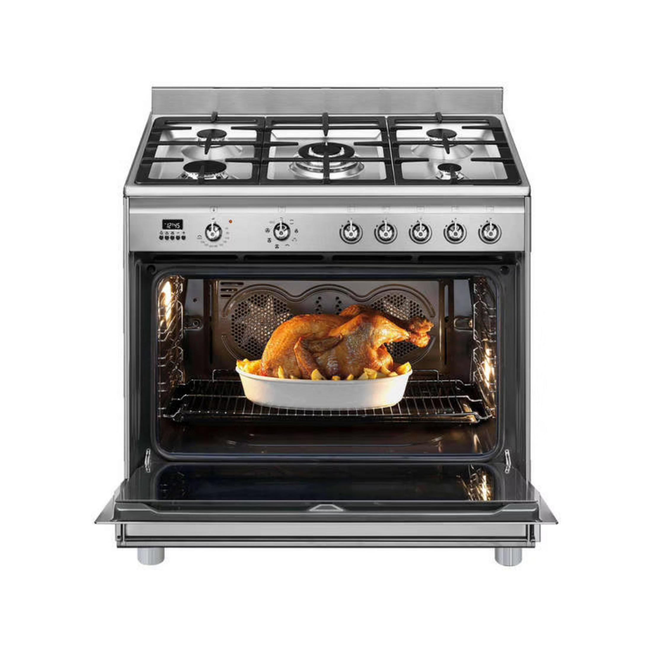 Un piano cottura a gas in acciaio inox con pollo arrosto nel forno aperto.