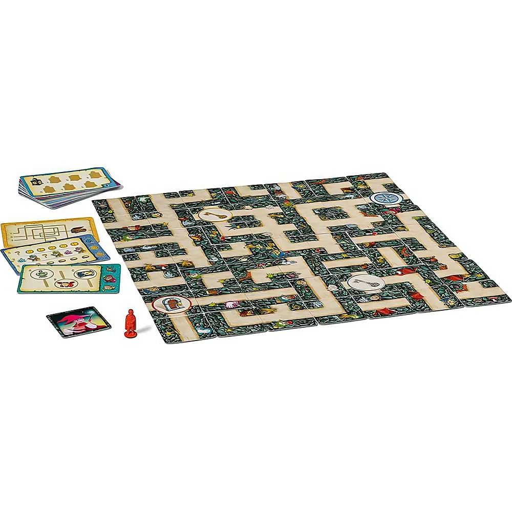 Ein Brettspiel mit einem Labyrinth-Spielplan, Kartenstapeln, kleinen Karten und einer roten Spielfigur.