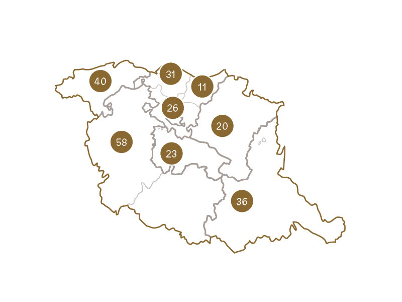 Un mapa blanco con contornos marrones y círculos numerados marrones.
