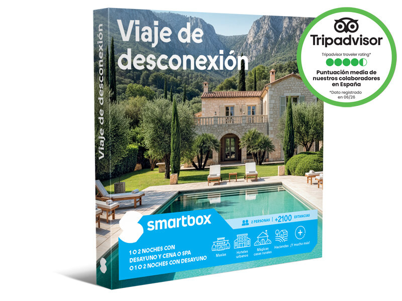 Caja regalo Smartbox que muestra un hotel de lujo, una piscina y montañas de fondo.