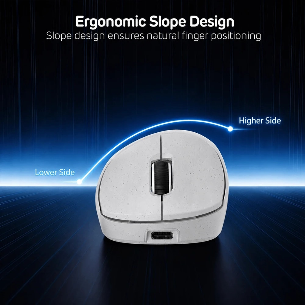 Mavi arka plana sahip, eğimli tasarımlı ve USB-C bağlantı noktalı ergonomik beyaz bilgisayar faresi.