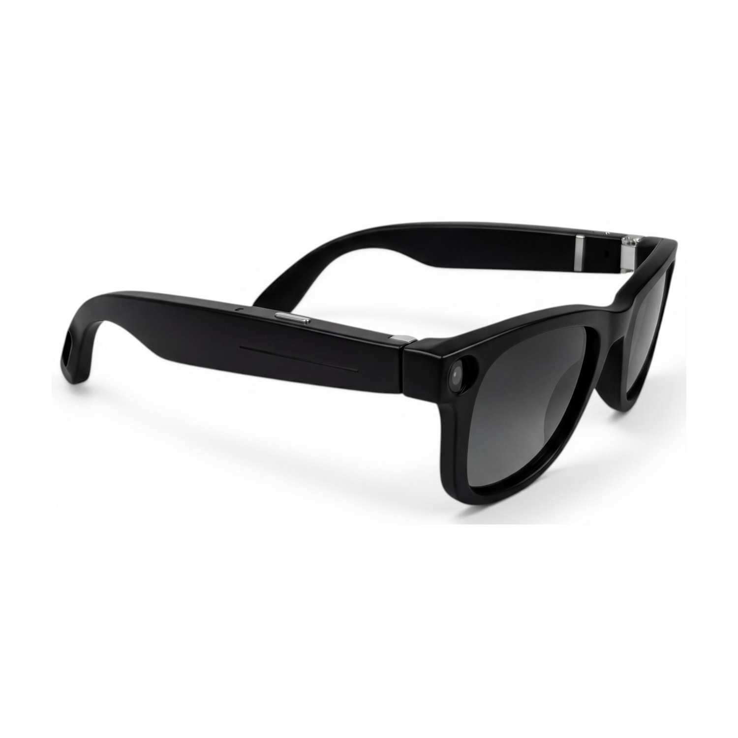Occhiali smart neri con montatura spessa e fotocamera integrata su sfondo bianco.