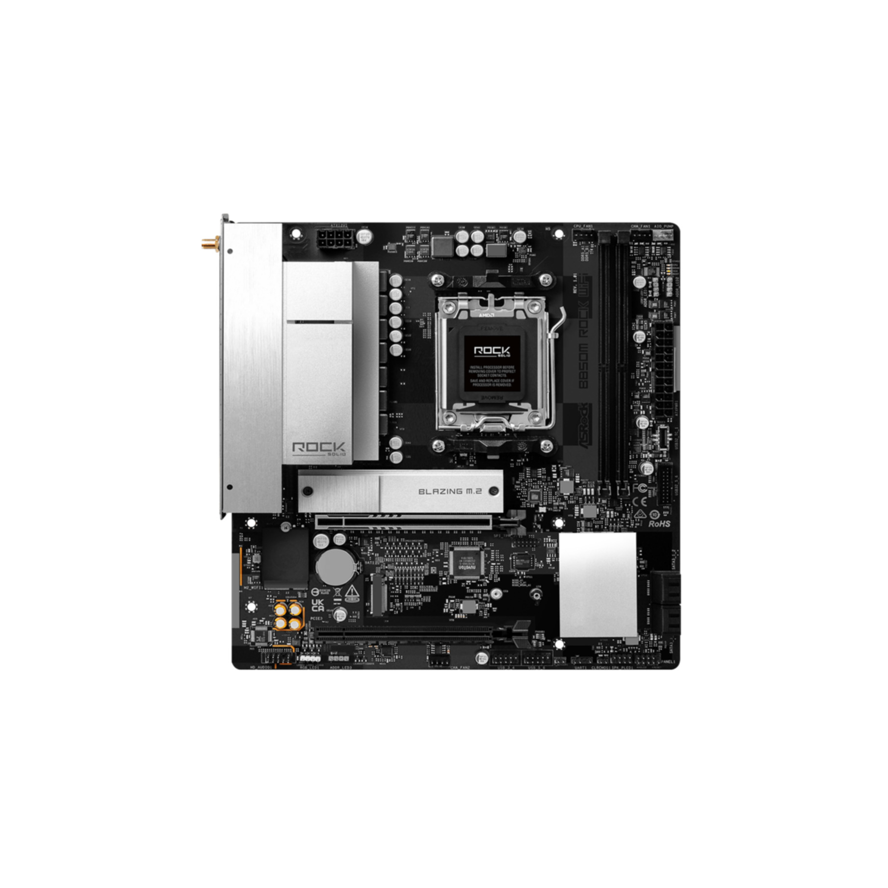 Scheda madre per computer nera con dissipatori argentati, socket CPU e slot RAM su sfondo bianco.