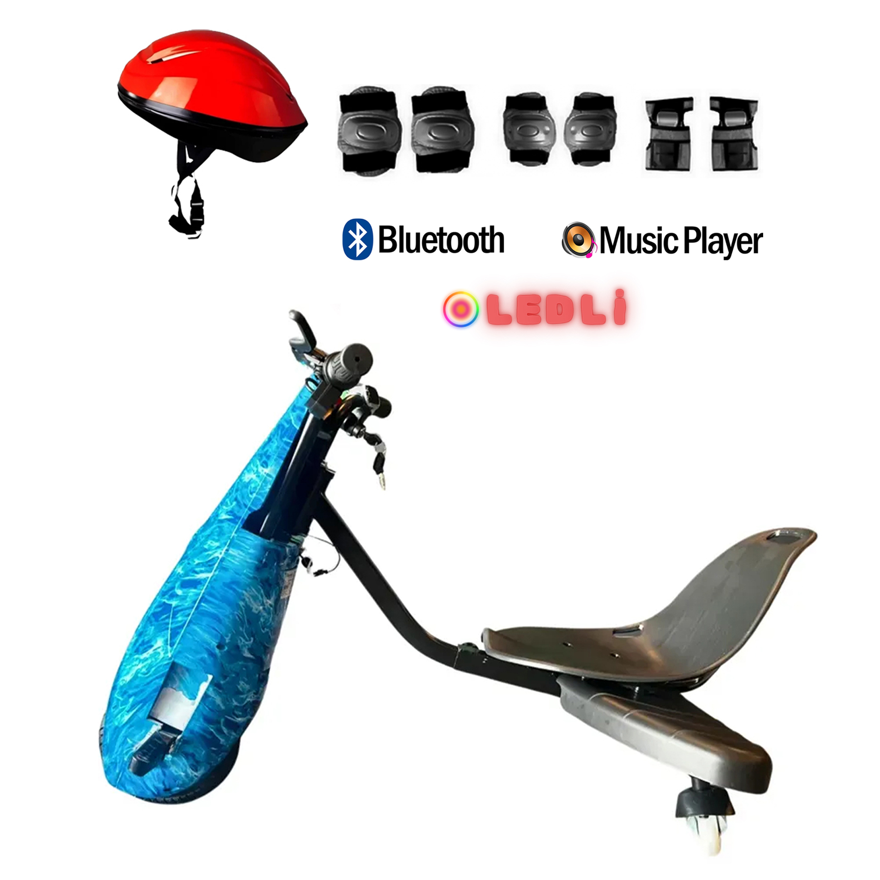 Beyaz arkaplanda kırmızı kasklı, korumalıklı, Bluetooth özellikli ve müzik çalar içeren mavi drift scooter.