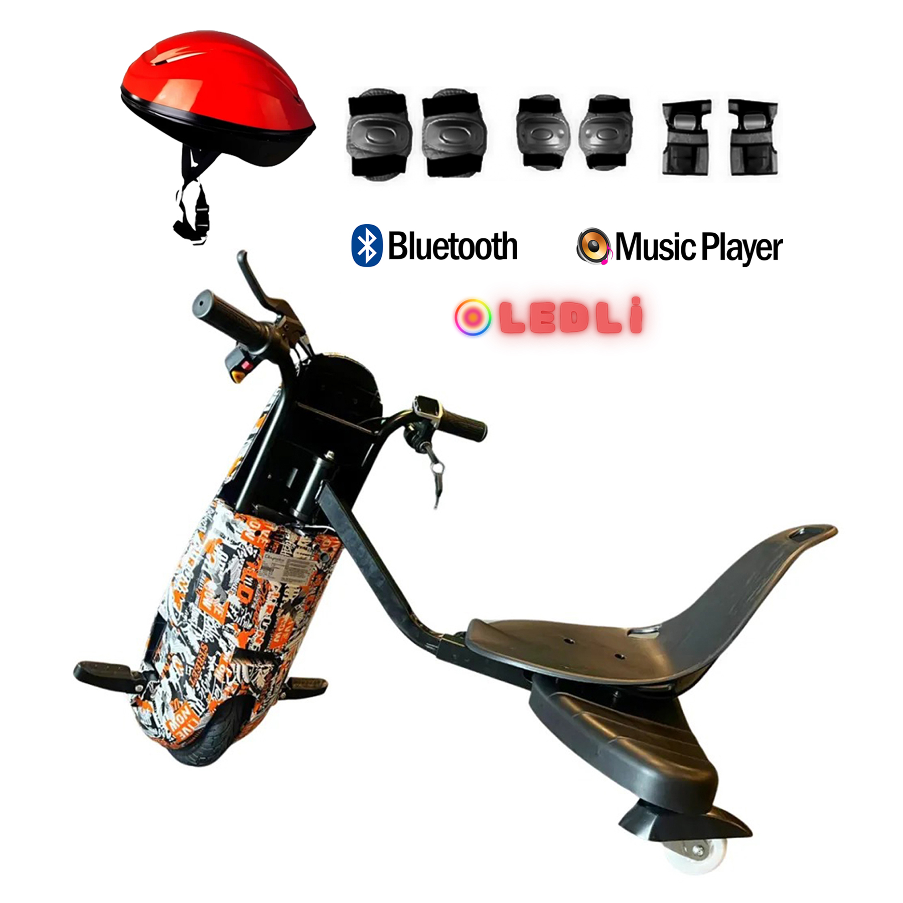 Kask, koruma pedleri, Bluetooth, müzik çalar ve LED ışıklara sahip beyaz arka planda elektrikli drift trike.