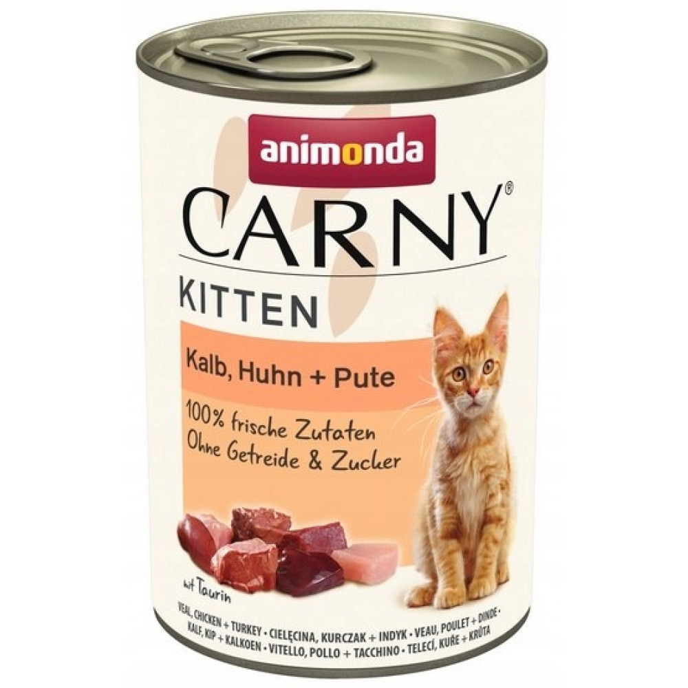 Puszka karmy dla kota Animonda Carny Kitten z czerwonym logo, małym rudym kotem i kawałkami mięsa z przodu.