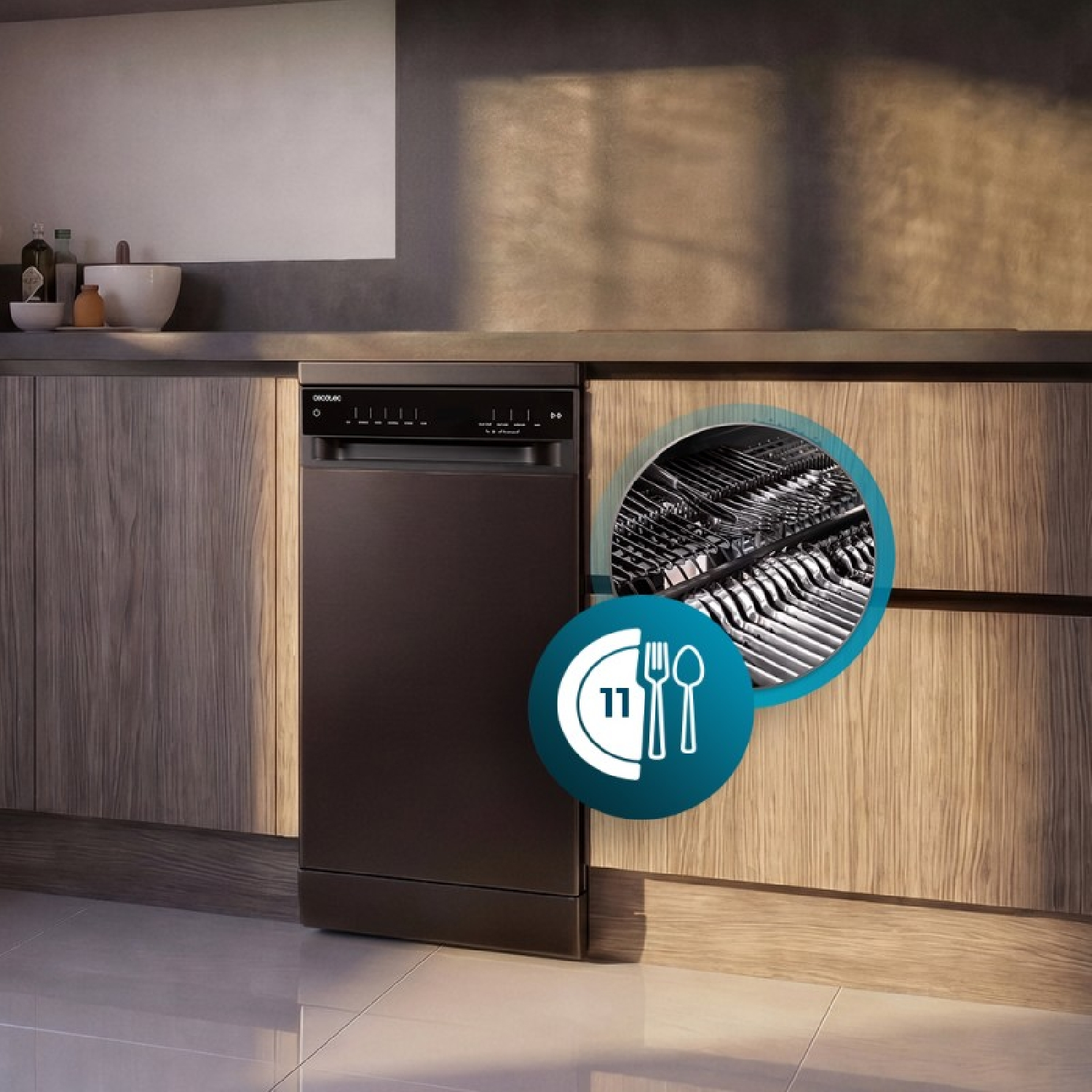 Un lavavajillas negro en una cocina moderna con gráfico circular que muestra cubiertos.