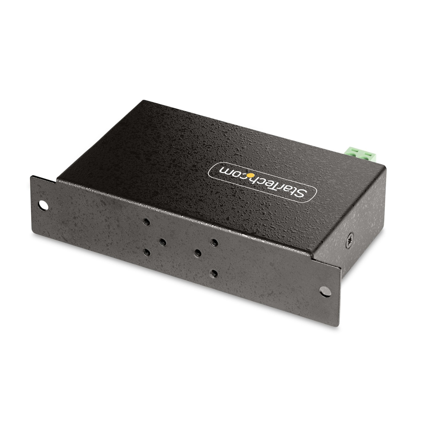 Una caja metálica negra de StarTech.com con bridas de montaje sobre una superficie blanca.