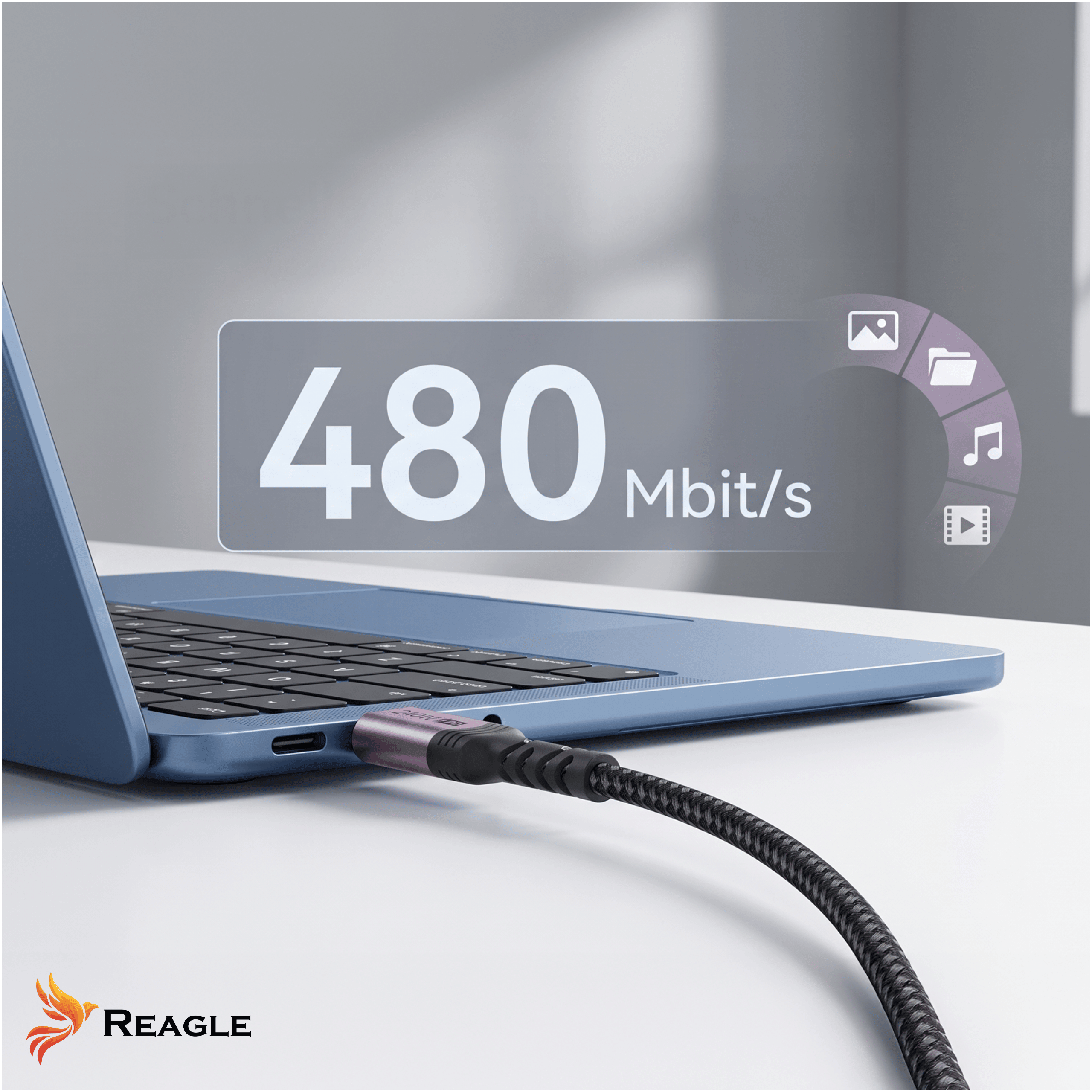 Ein USB-C-Kabel ist an einen blauen Laptop angeschlossen, mit einer Infografik von 480 Mbit/s.