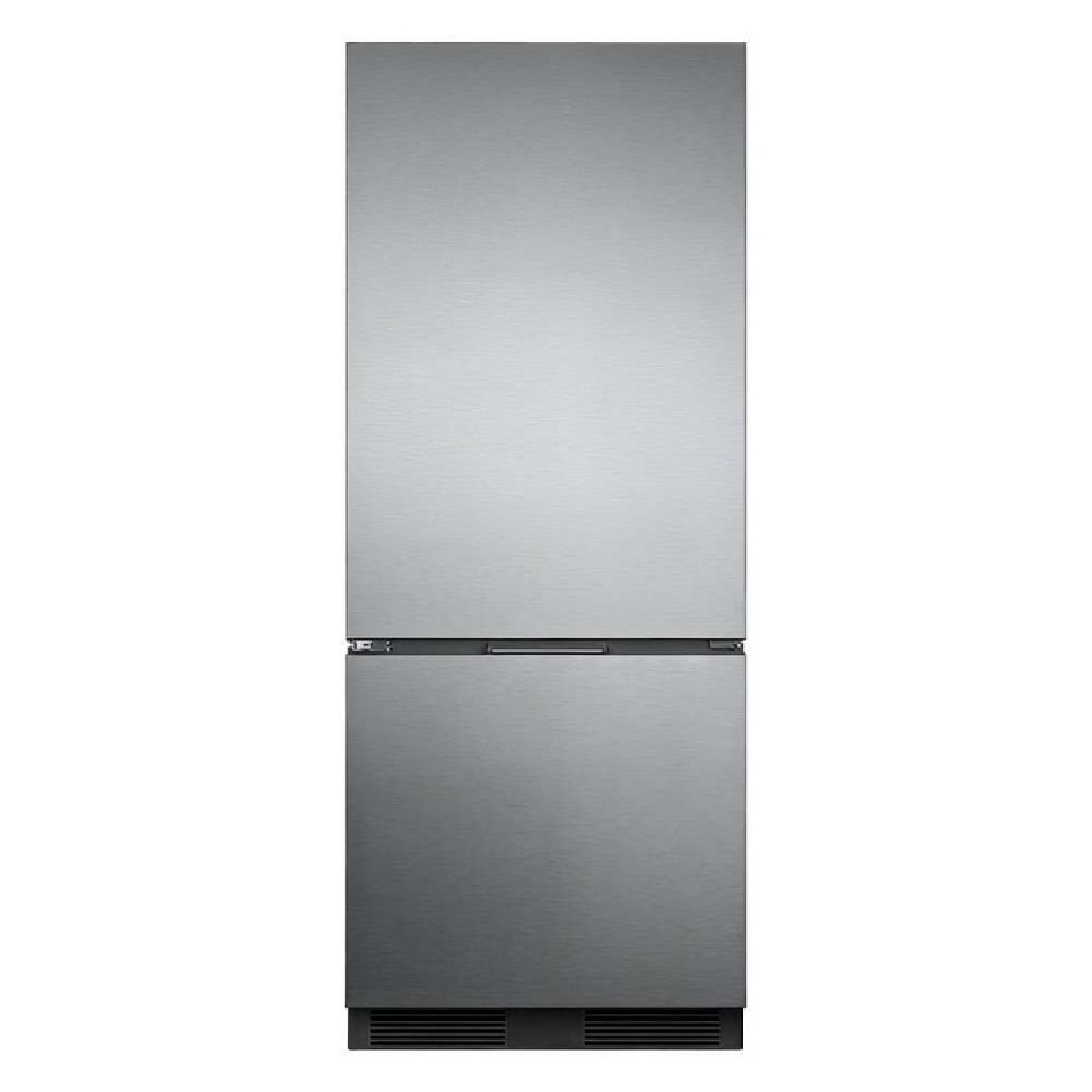 Un refrigerador moderno de acero inoxidable con un cajón congelador inferior y rejillas negras sobre un fondo blanco.