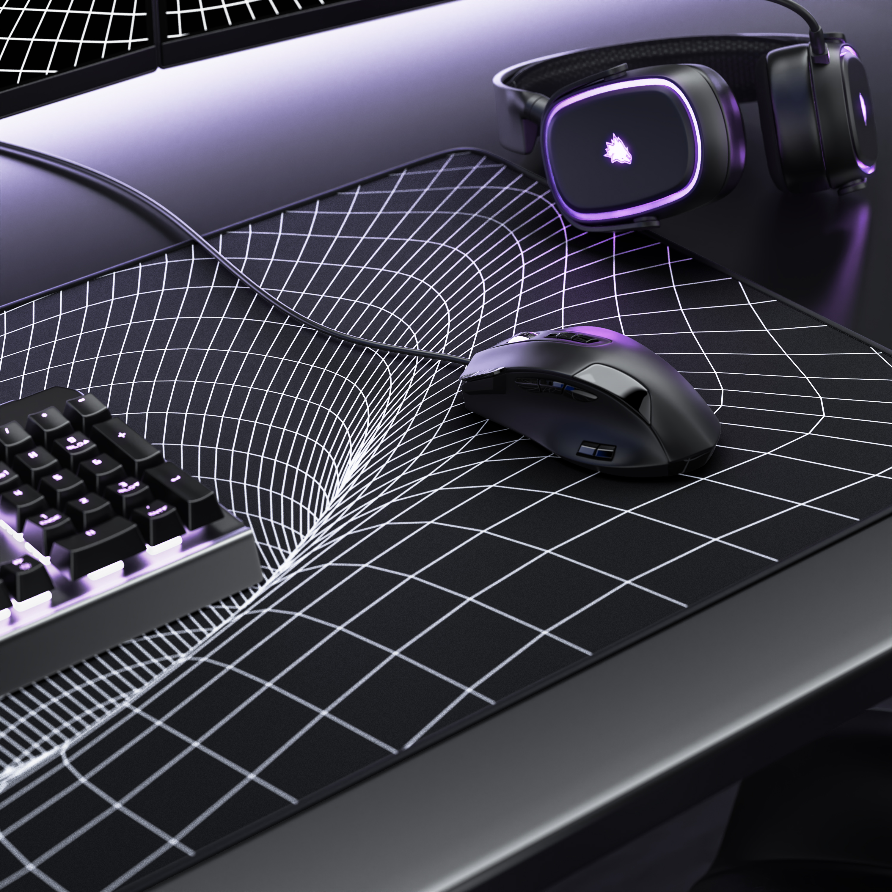 Gaming-Schreibtisch mit schwarzer Maus, Tastatur und Headset auf einem Grid-Mauspad.