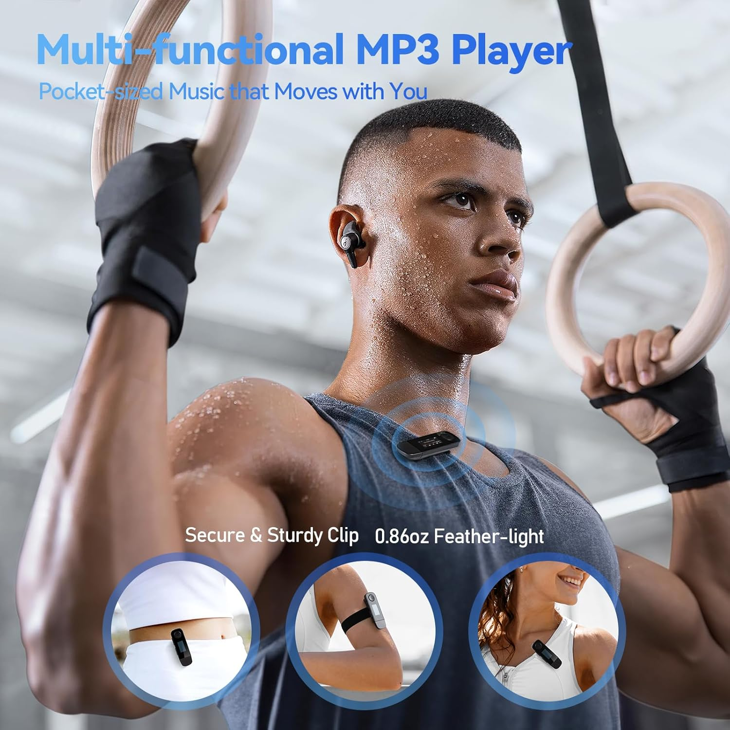 Ein Mann mit Kopfhörern und Clip-MP3-Player trainiert mit Turnringen.