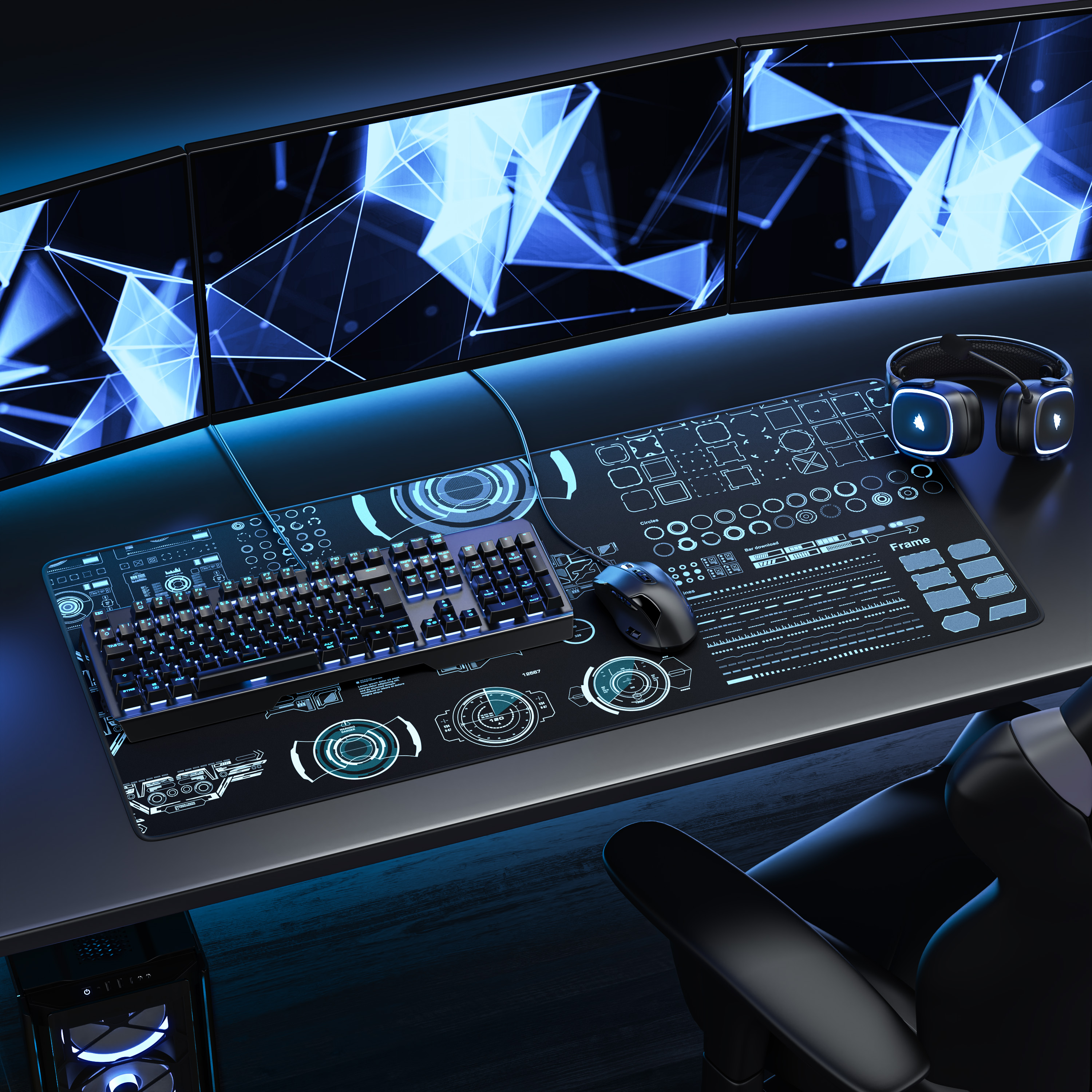 Beleuchteter Gaming-Schreibtisch mit drei Monitoren, Tastatur, Maus, Kopfhörern und futuristischer Schreibtischunterlage.