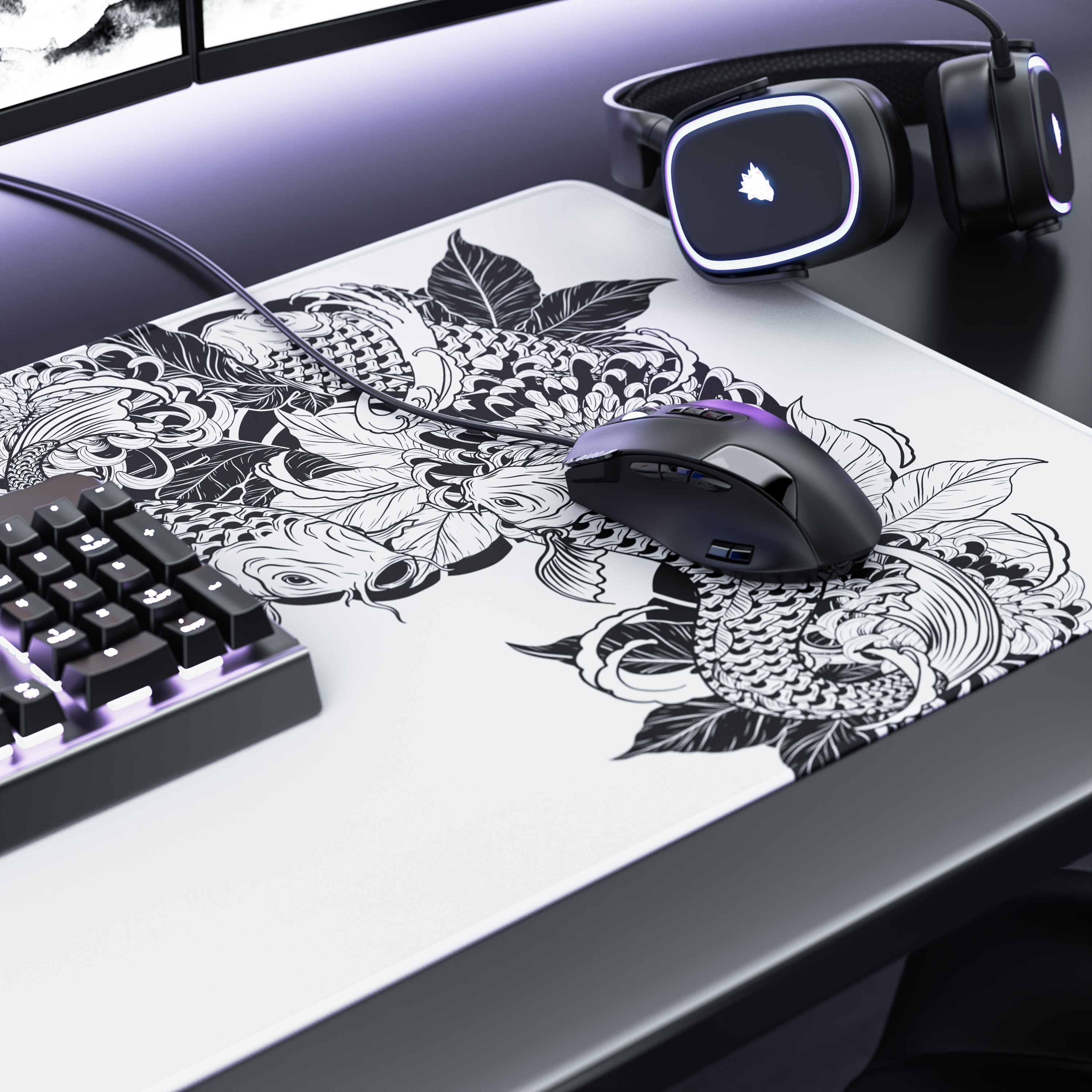 Ein Gaming-Setup mit schwarzer Maus auf weißer Koi-Matte, Tastatur und leuchtenden Kopfhörern.