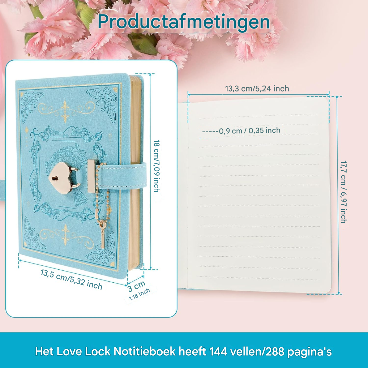 Ein hellblaues Notizbuch mit Herzschloss und Maßangaben vor rosa Hintergrund.