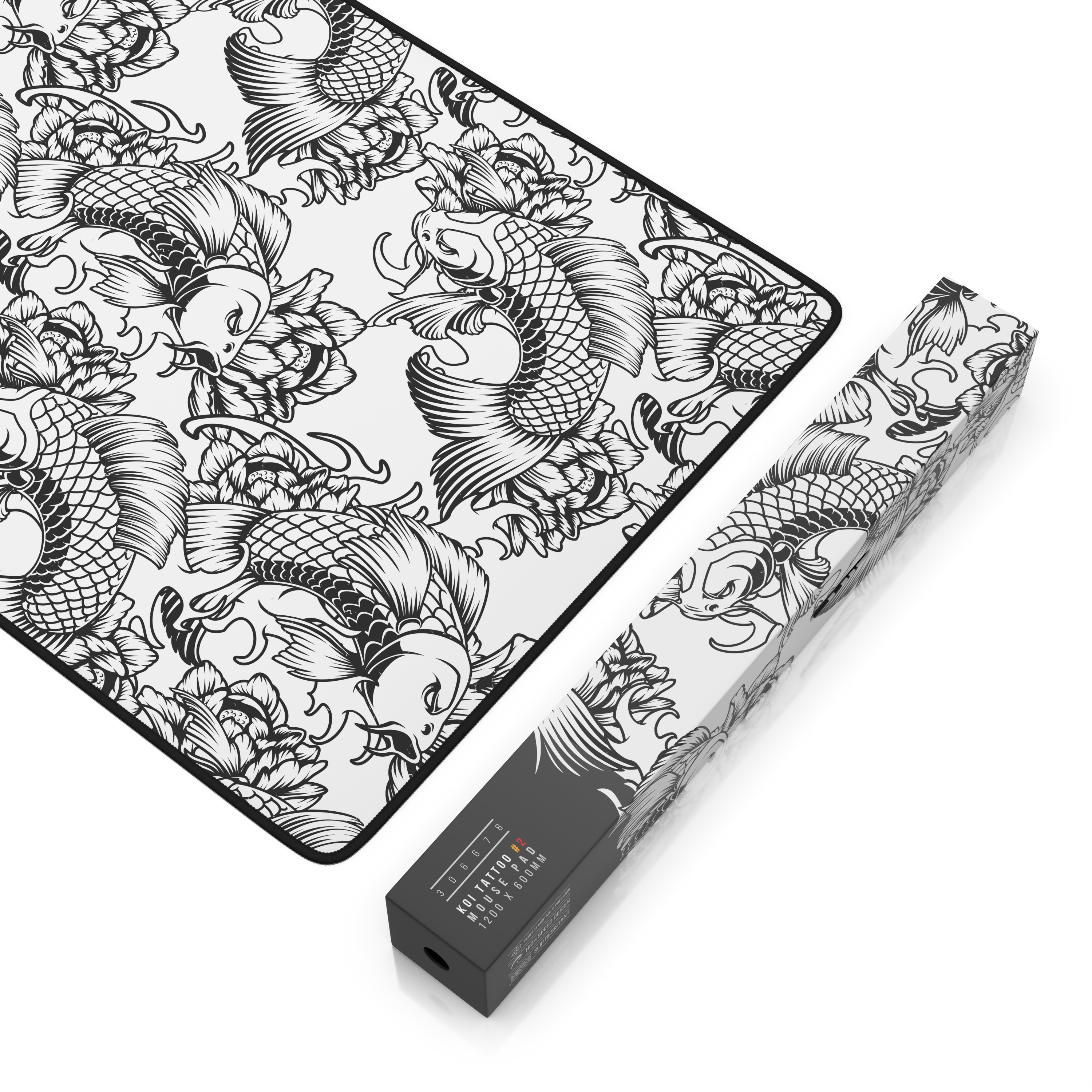 Ein schwarz-weißer Mauspad mit Koi-Fisch- und Blumenmuster, neben seiner passenden Verpackungsschachtel.