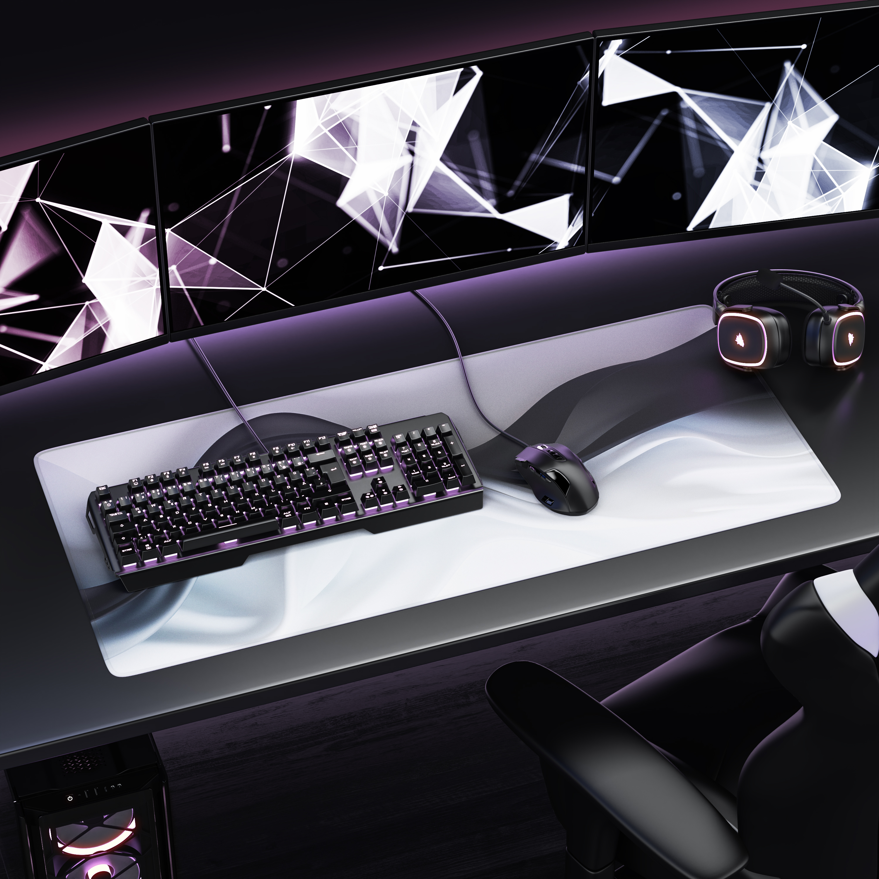 Ein Gaming-Schreibtisch mit vier Monitoren, Tastatur, Maus, Kopfhörern und PC-Tower in dunklem Raum mit Neonlichtern.