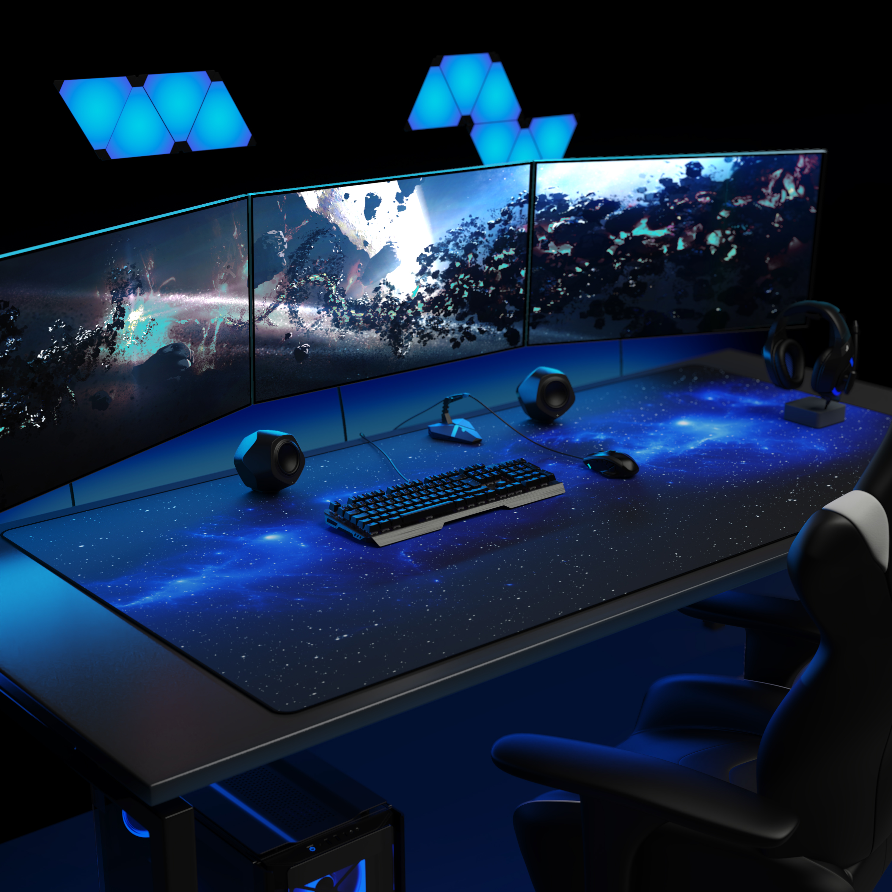 Gaming-Schreibtisch mit drei Monitoren, blauer Beleuchtung, Tastatur, Maus und Kopfhörern.