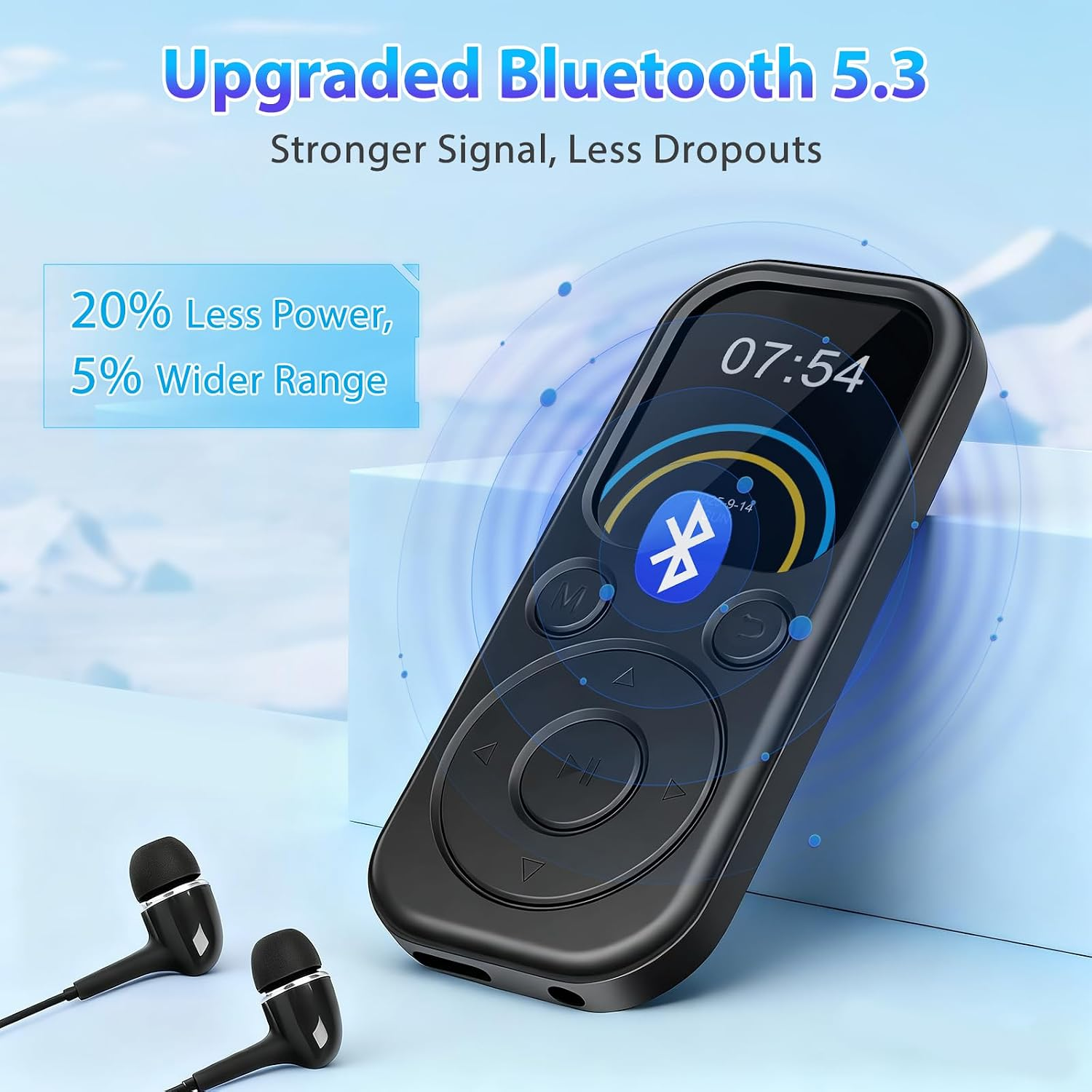 Ein schwarzer MP3-Player mit Bluetooth 5.3 und Kopfhörern vor blauem Hintergrund.
