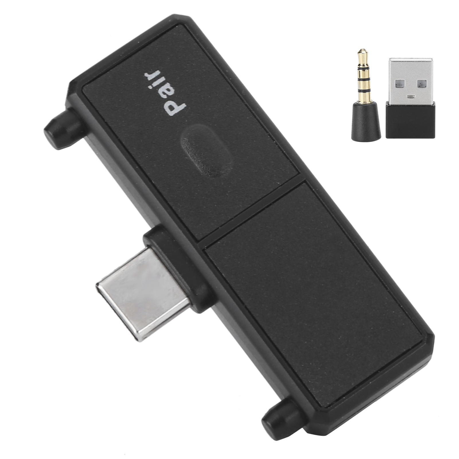 Schwarzer USB-C-Bluetooth-Sender mit AUX-Anschluss und USB-A-Adapter auf weißem Hintergrund.