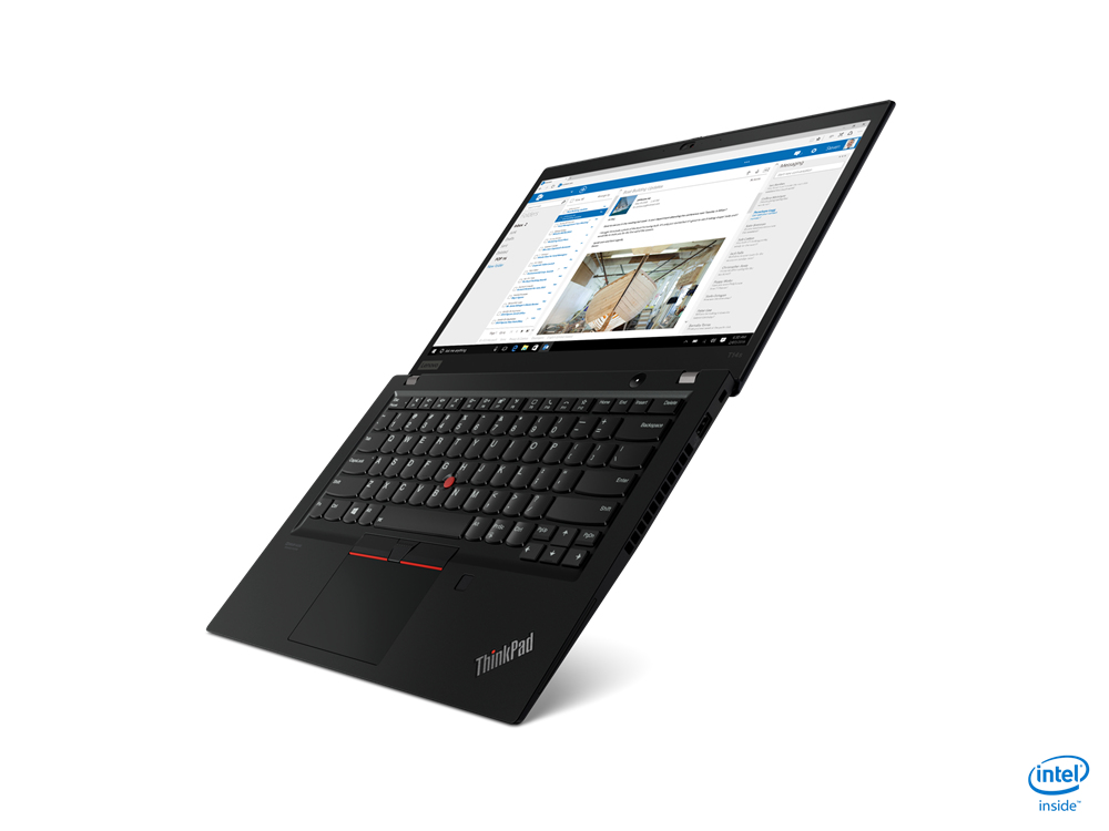 Ein schwarzer ThinkPad-Laptop mit geöffnetem Bildschirm zeigt ein E-Mail-Programm auf weißem Hintergrund.