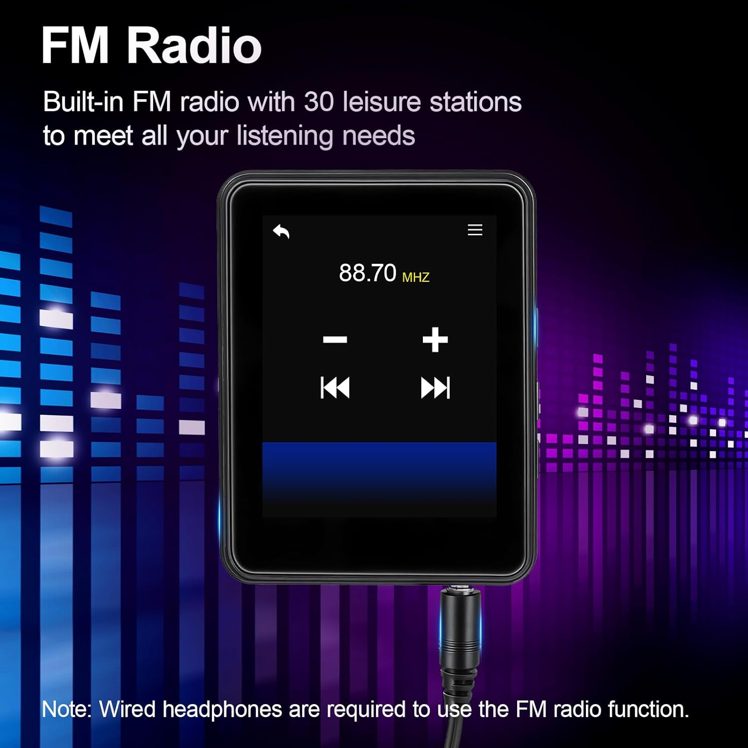 MP3-Player mit UKW-Radio, auf dem Display ist 88,70 MHz zu sehen, angeschlossen ist ein Audiokabel.
