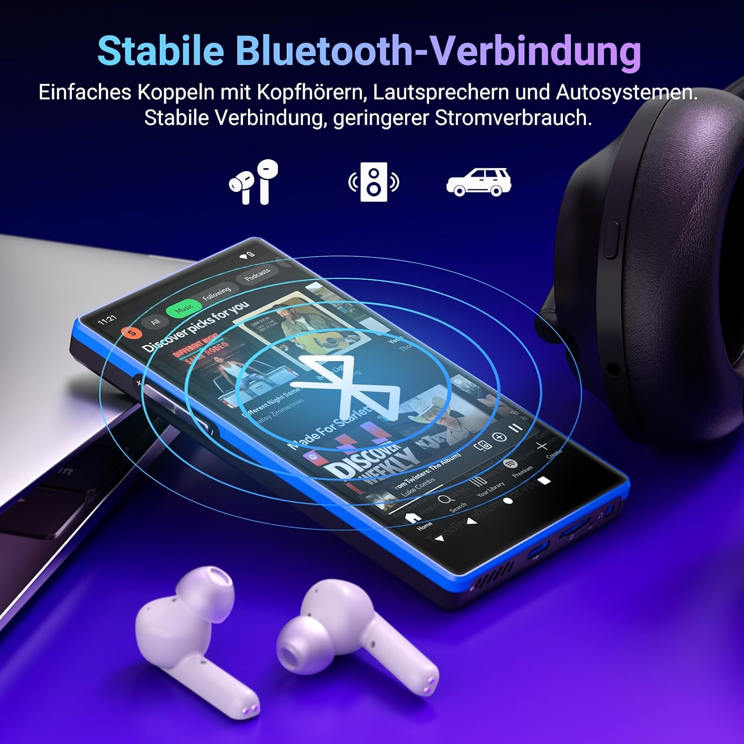 MP3-Player mit stabiler Bluetooth-Verbindung, Kopfhörern und Laptop auf violettem Hintergrund.