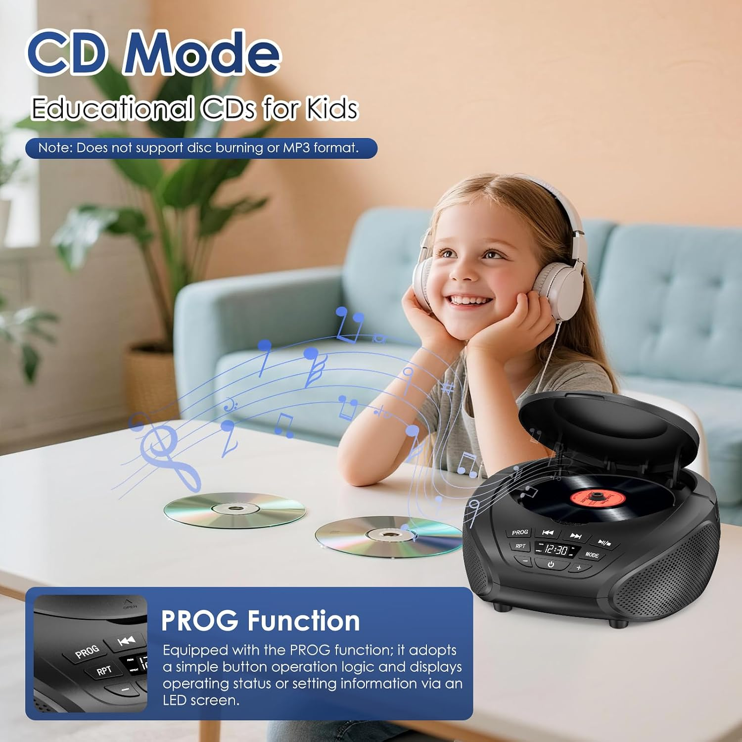 Ein junges Mädchen lächelt mit Kopfhörern neben einem schwarzen CD-Player und zwei CDs.