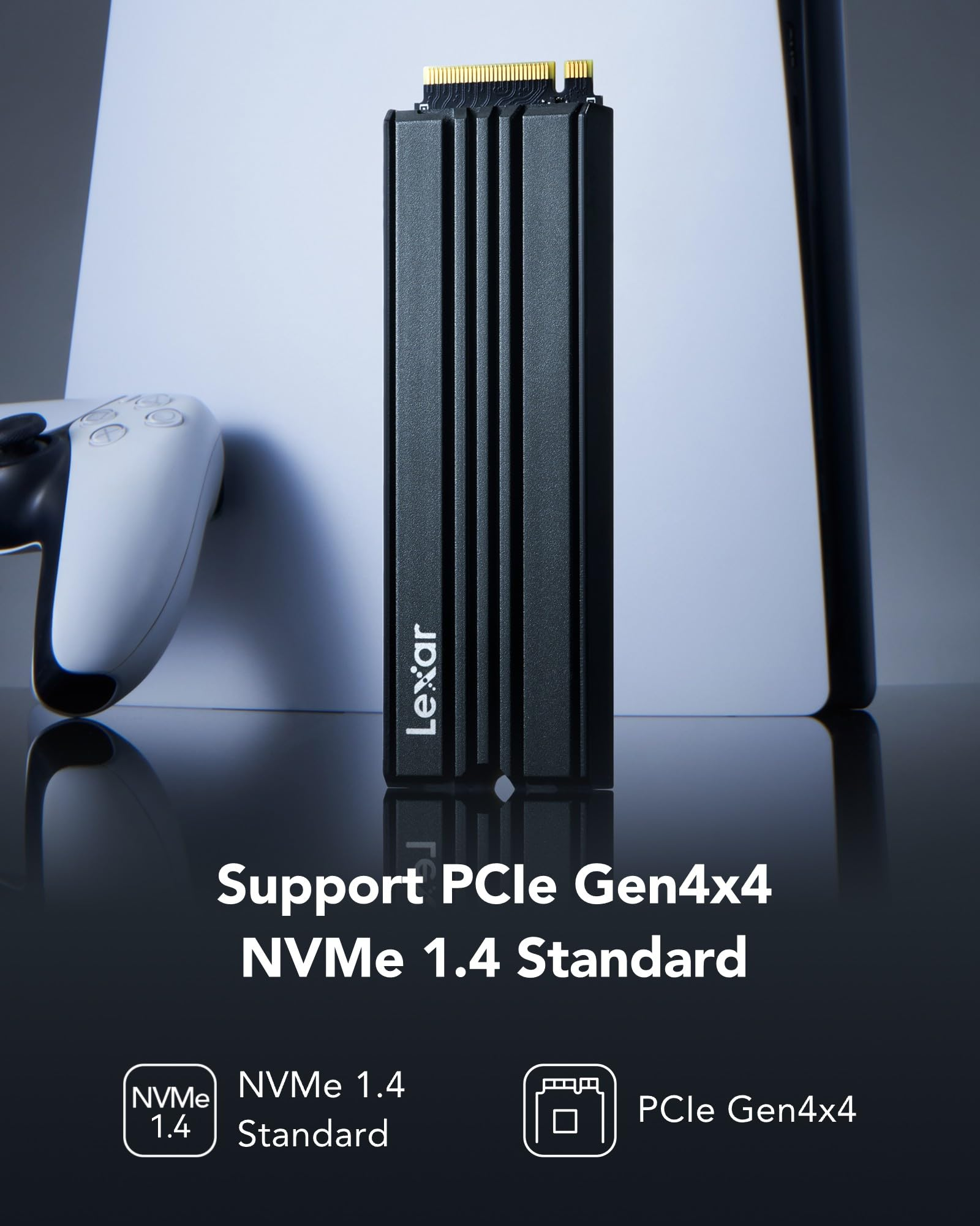 SSD NVMe Lexar con standard PCIe Gen4x4 davanti a una console.