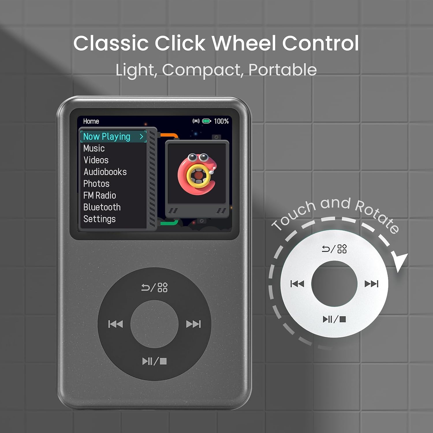 Ein grauer, tragbarer Musikplayer mit Menübildschirm und Touch-Wählrad vor einem gekachelten Hintergrund.