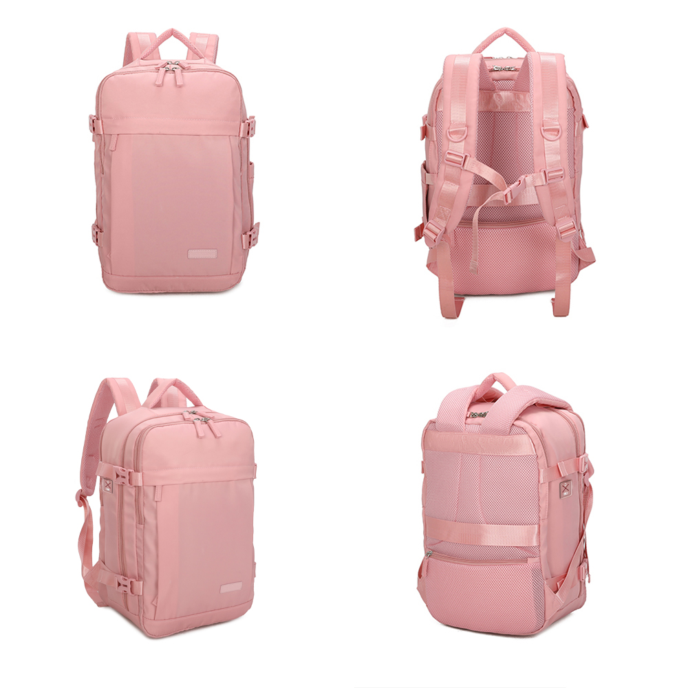 Cuatro vistas de una mochila de viaje rosa que muestran la parte delantera, trasera, lateral y en ángulo.