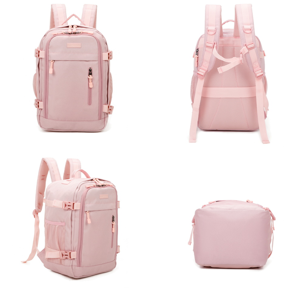 Cuatro vistas de una mochila rosa claro con cremalleras, correas y bolsillos laterales sobre un fondo blanco.