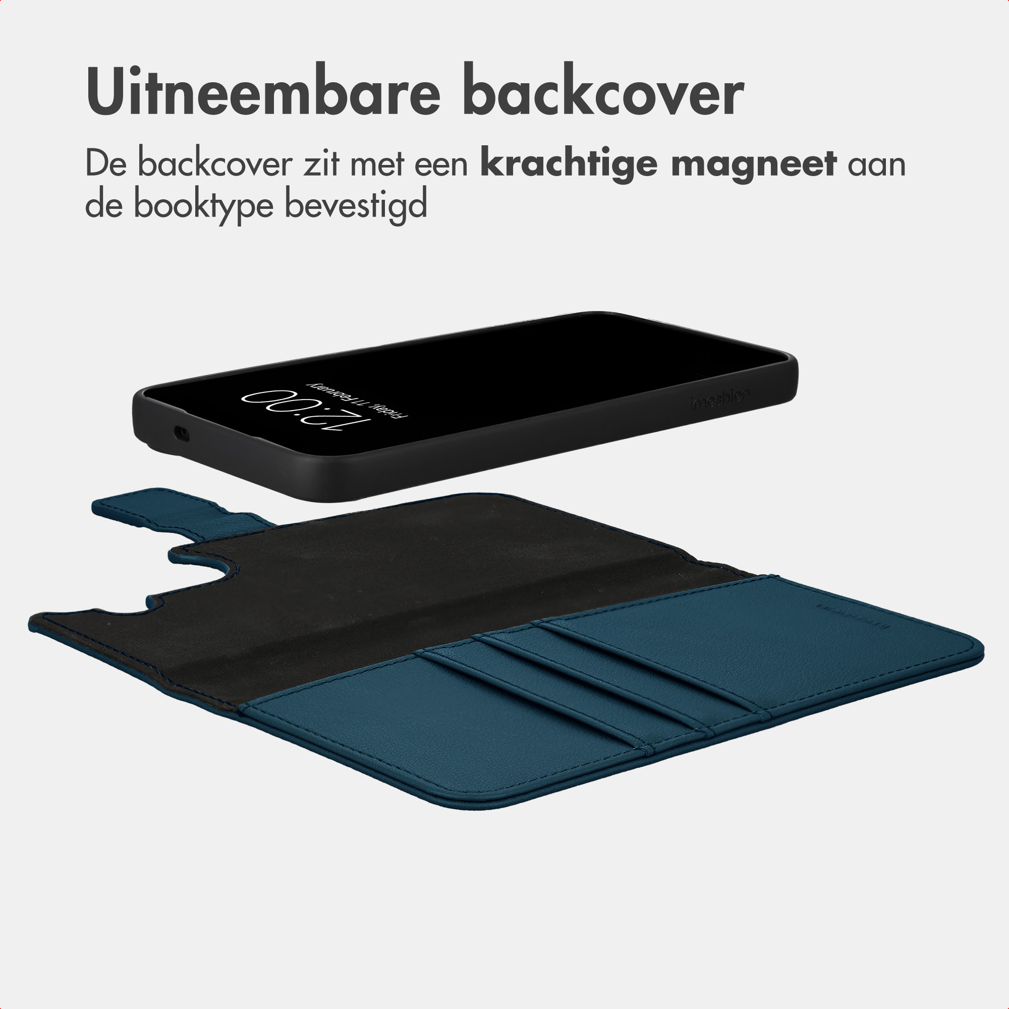 Ein Smartphone und eine blaue Booktype-Hülle mit abnehmbarem Backcover auf hellem Hintergrund.