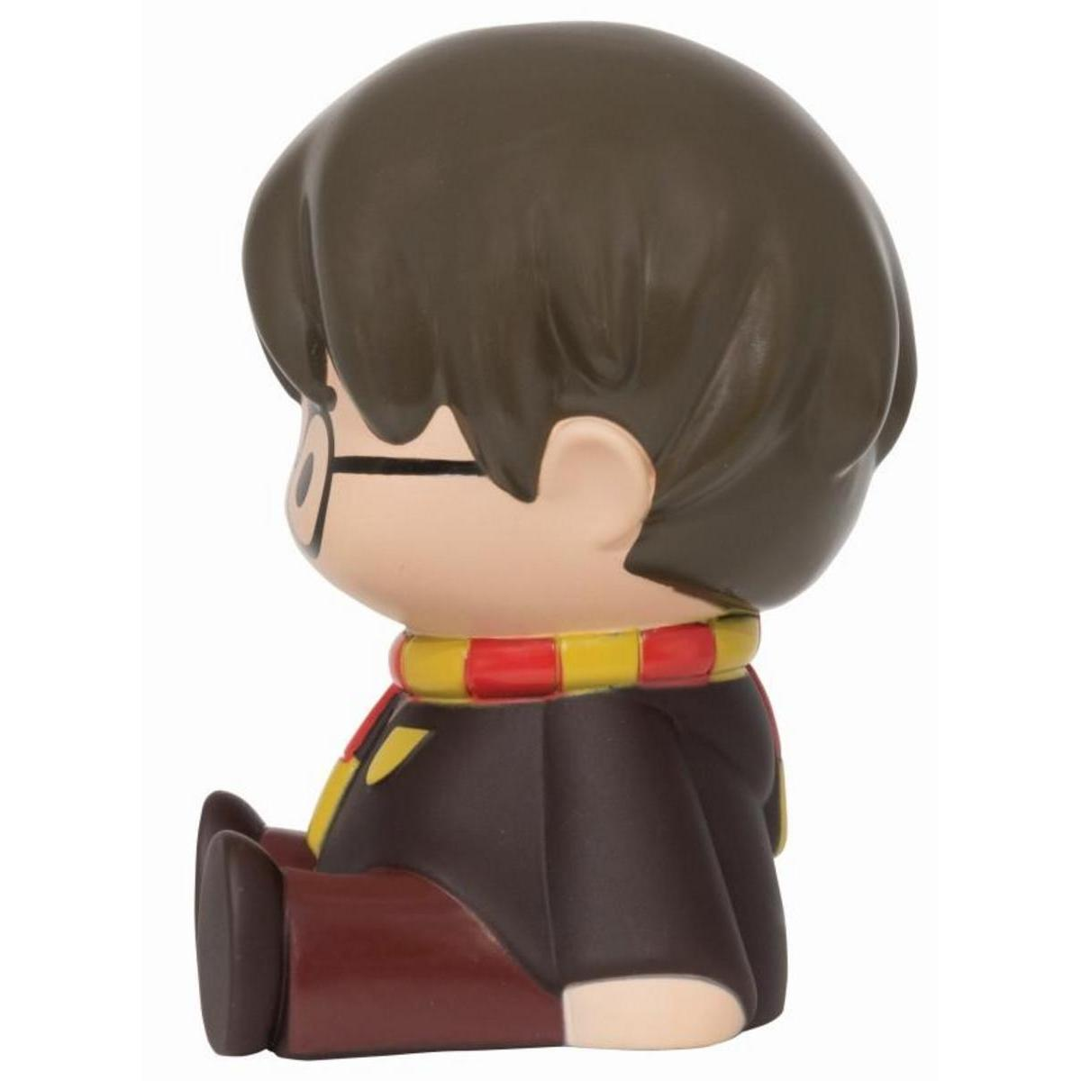 Eine Chibi-Figur von Harry Potter im Profil auf weißem Hintergrund.