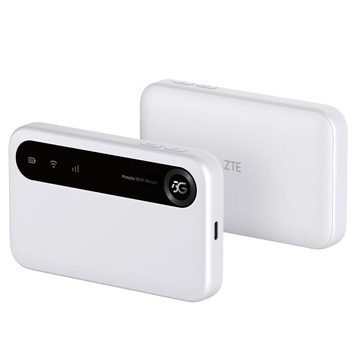 Zwei weiße mobile ZTE 5G-WLAN-Hotspot-Geräte vor weißem Hintergrund.