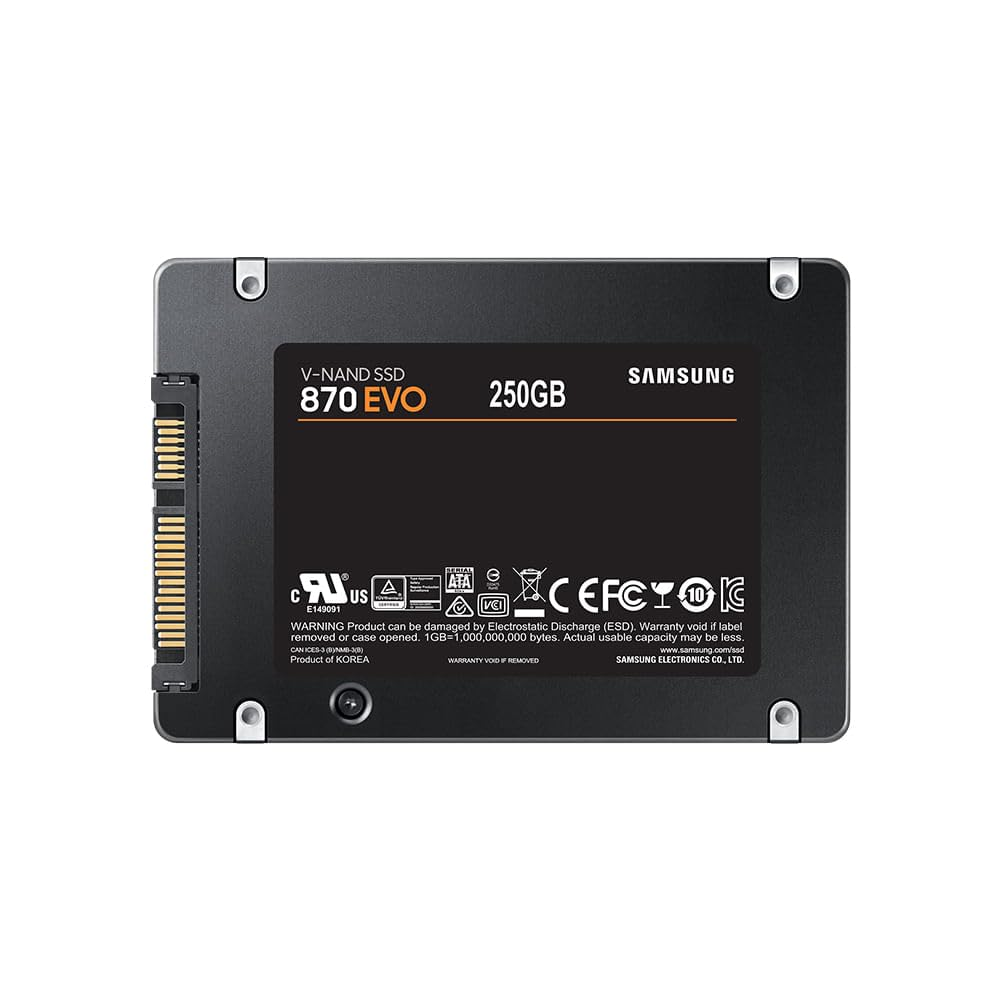 Un'unità SSD nera Samsung 870 EVO da 250 GB con connettori laterali e dettagli del prodotto sull'etichetta.