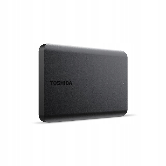 Eine schwarze externe Toshiba Festplatte auf weißem Hintergrund mit kleiner LED.