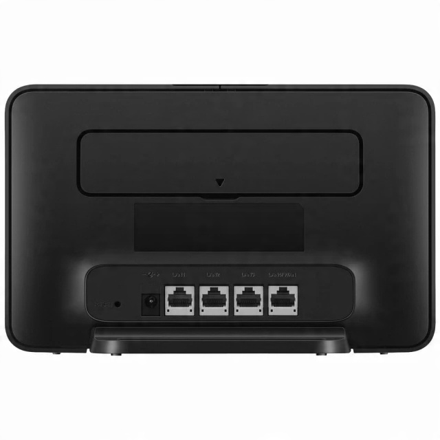 Die Rückseite eines schwarzen Routers mit einem Netzanschluss, vier LAN-Ports und einem Reset-Knopf.