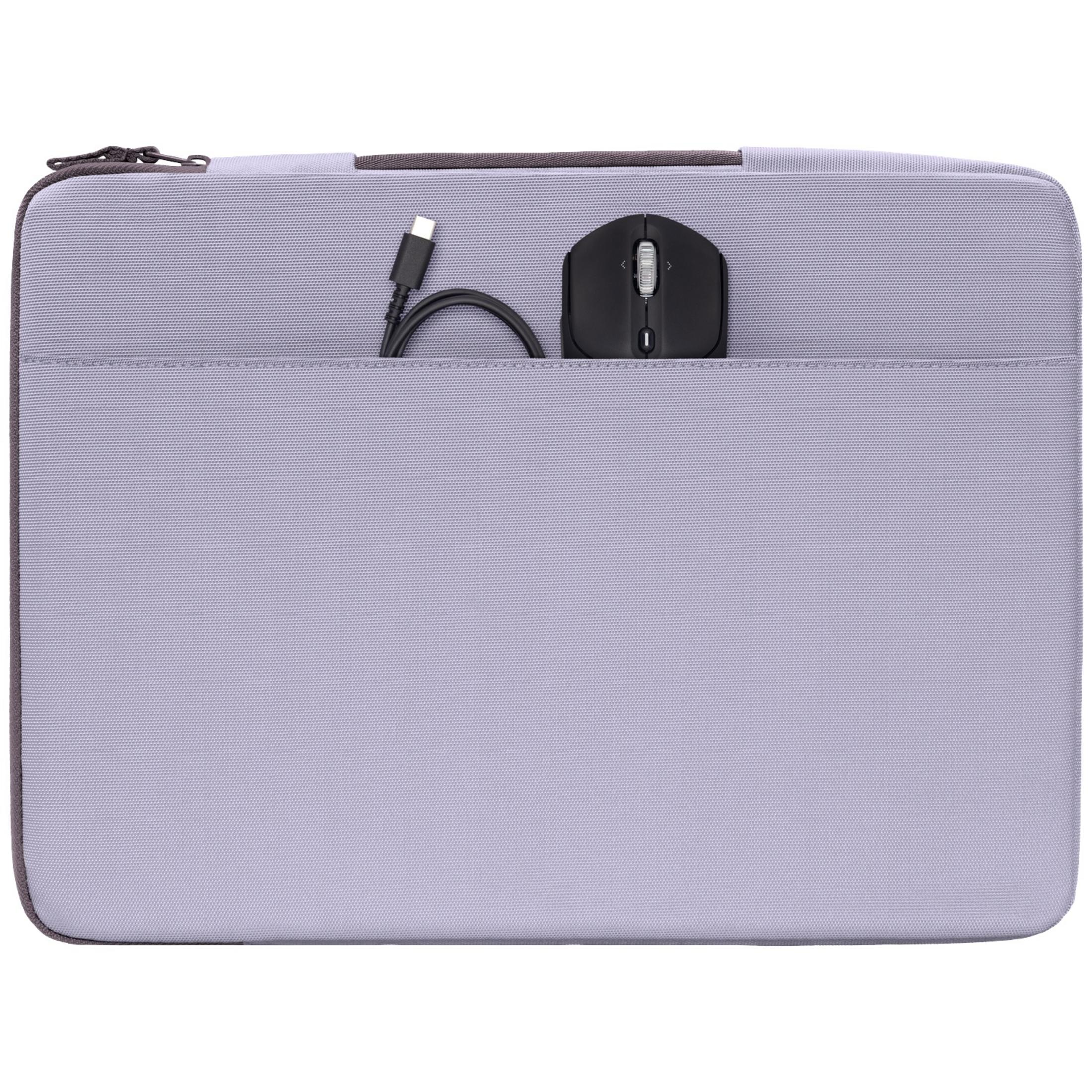 Una custodia per laptop viola chiaro con una tasca frontale contenente un mouse nero e un cavo.
