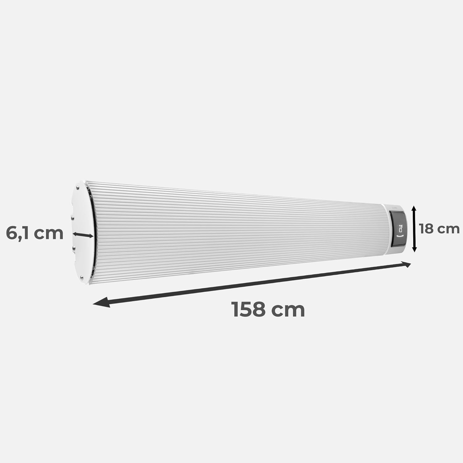 Länglicher weißer Heizstrahler mit Maßen: 158 cm Länge, 18 cm Höhe und 6,1 cm Tiefe auf hellem Hintergrund.