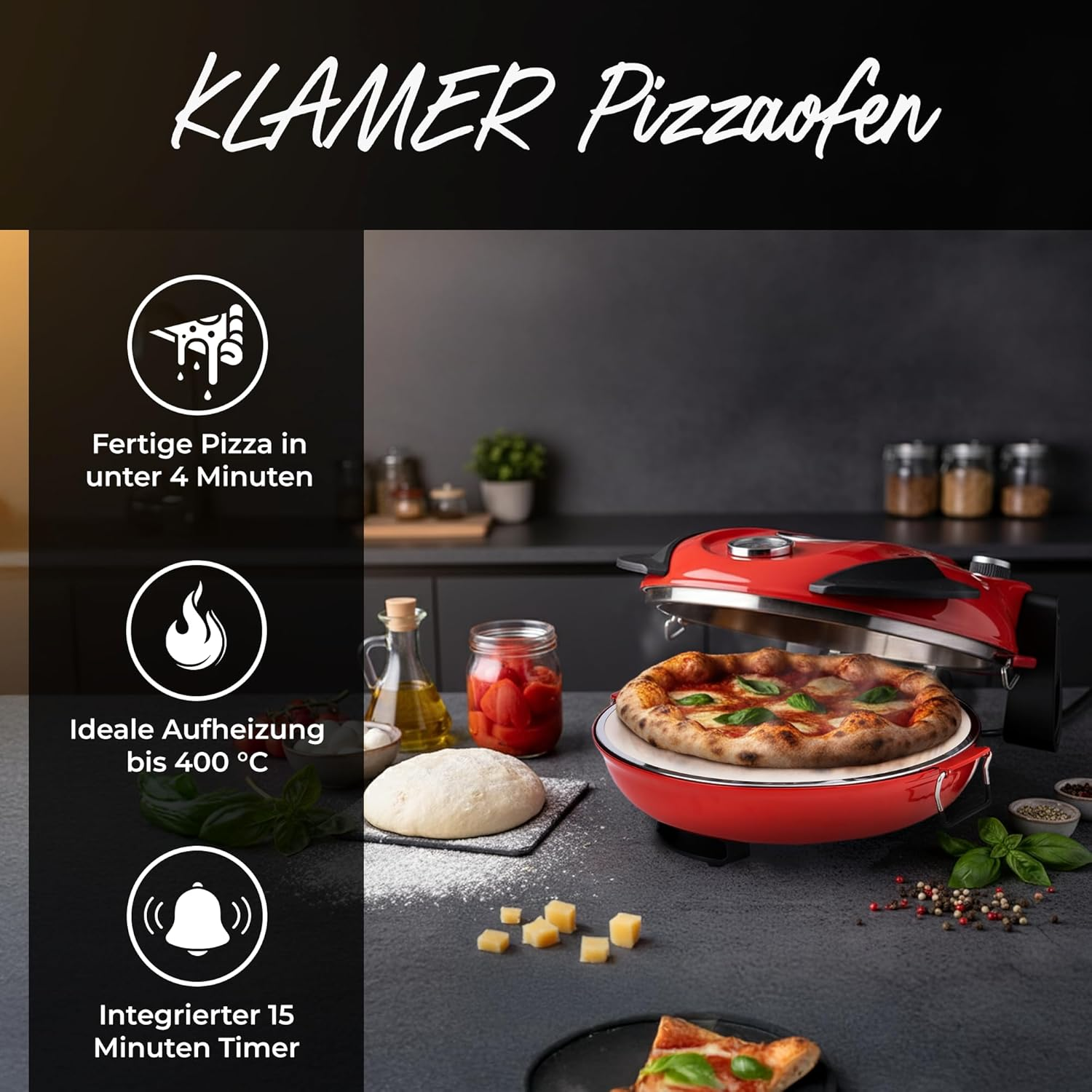 Roter Klamer Pizzaofen mit frischer Pizza, Teig und Zutaten auf dunkler Arbeitsplatte.