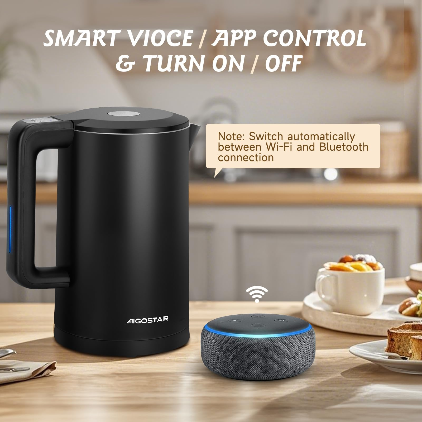 Une bouilloire intelligente Aigostar noire sur une table en bois près d'une enceinte connectée.