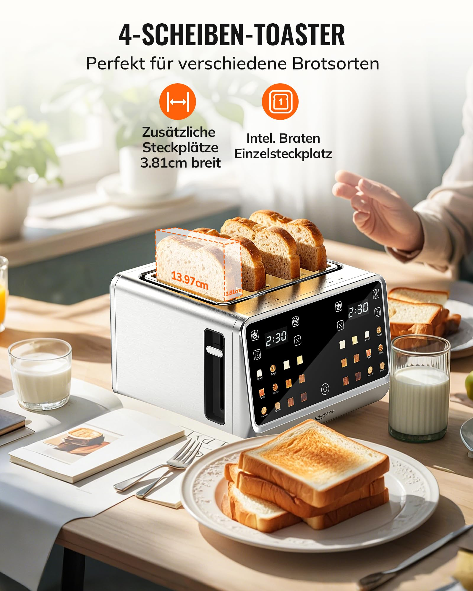 Un grille-pain argenté à 4 fentes avec écran numérique sur une table avec du pain perdu, du lait et un livre.