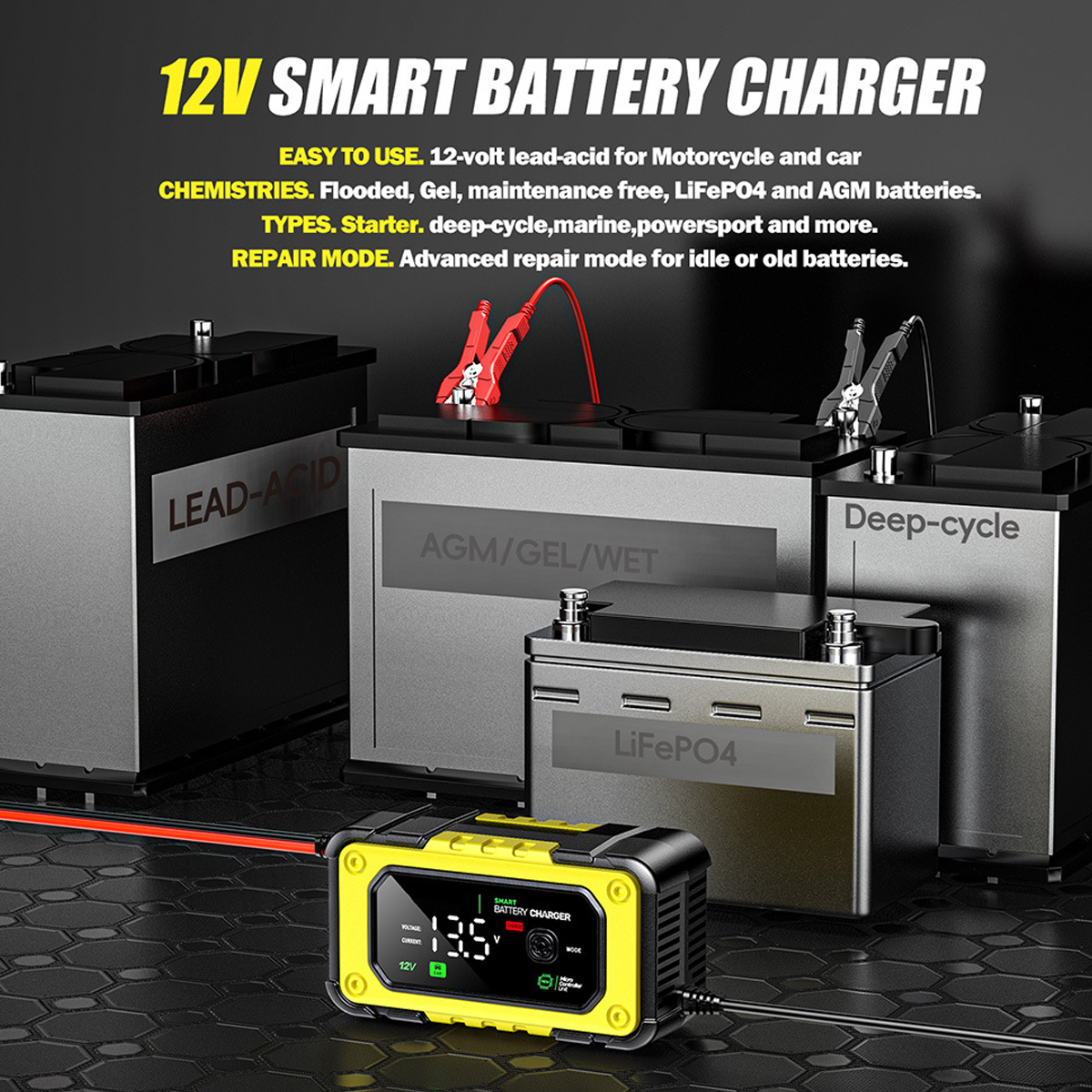 Ein gelb-schwarzes 12V Smart-Batterieladegerät ist vor vier verschiedenen Batterietypen positioniert.