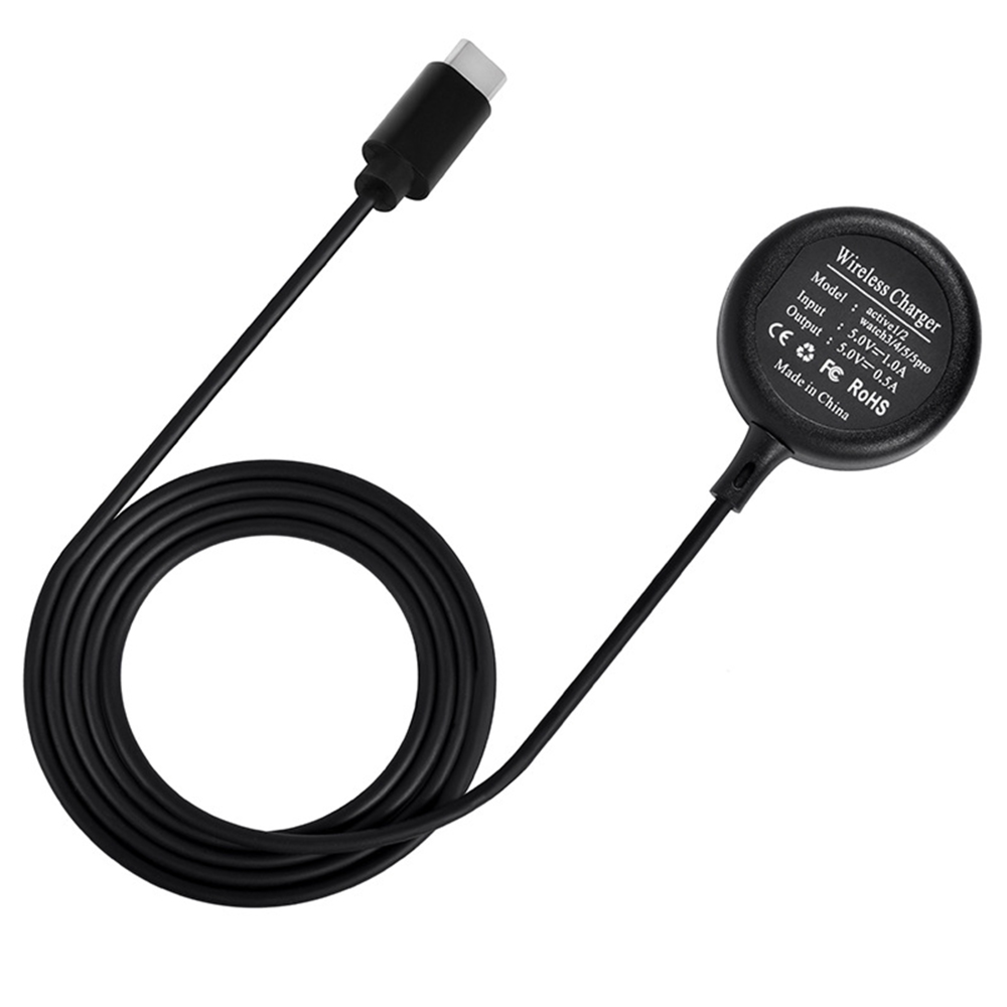 Ein schwarzes kabelloses Ladegerät mit USB-C-Kabel auf weißem Hintergrund.