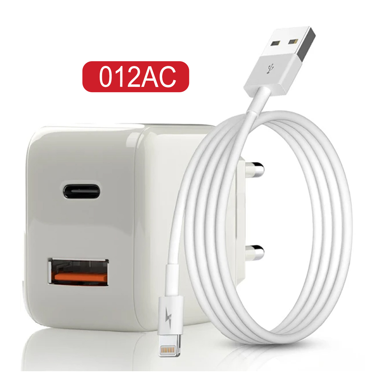 Weißes Wandladegerät mit USB-C- und USB-A-Anschlüssen sowie einem gerollten weißen USB-A-auf-Lightning-Kabel.